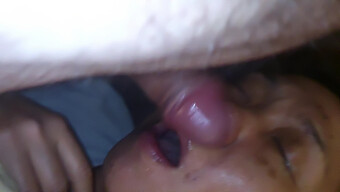 Istri Amatir Menerima Blowjob Deep Throat Dari Suaminya