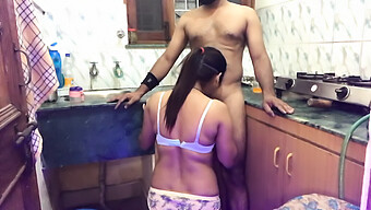 Casal Amador Desfruta De Sexo Apaixonado Estilo Cachorro