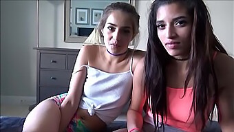 Gabriela Lopez E Sofie Reyez Em Uma Orgia De Dorm Adolescente Latina - Gabriela Lopéz & Sofiereyez - Prévia