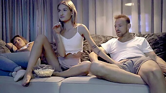 18+ Teen Tiffany Tatum Får Creampie I Europæisk Pornovideo